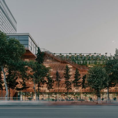 Multifunctional Landmark on the Riverbank by Studio 9