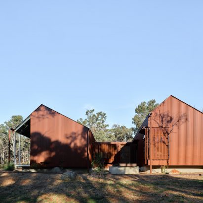 Ochre House by MYMYMY Architecture
