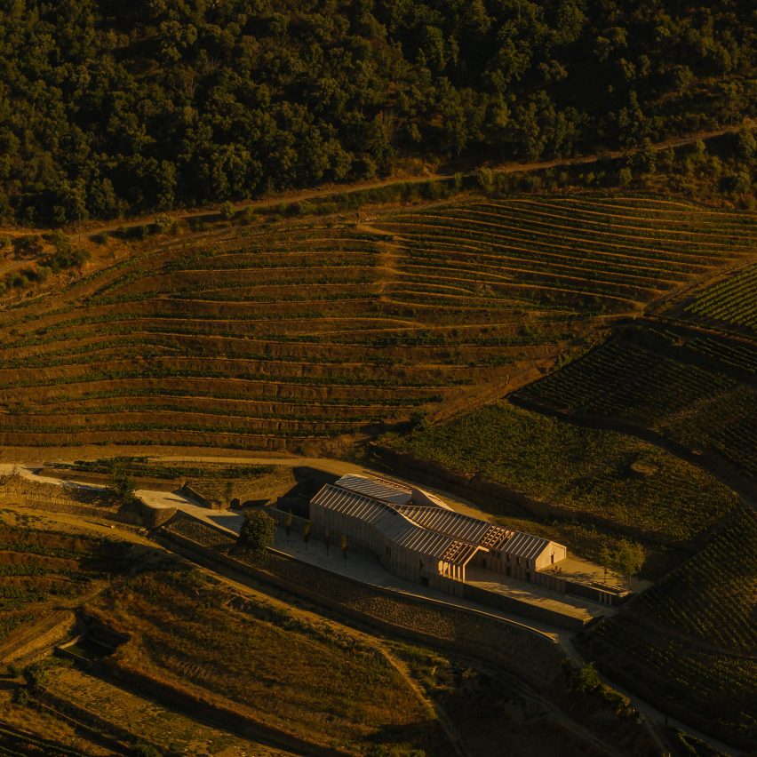 Atelier Sérgio Rebelo'dan Quinta de Adorigo Şaraphanesi