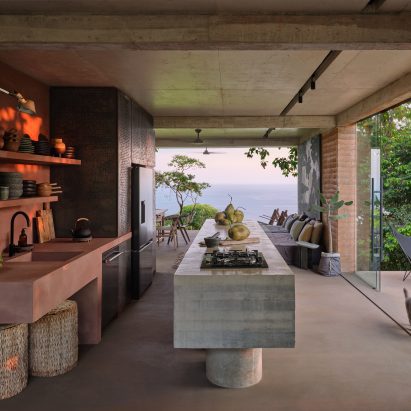 Studio House by Formafatal