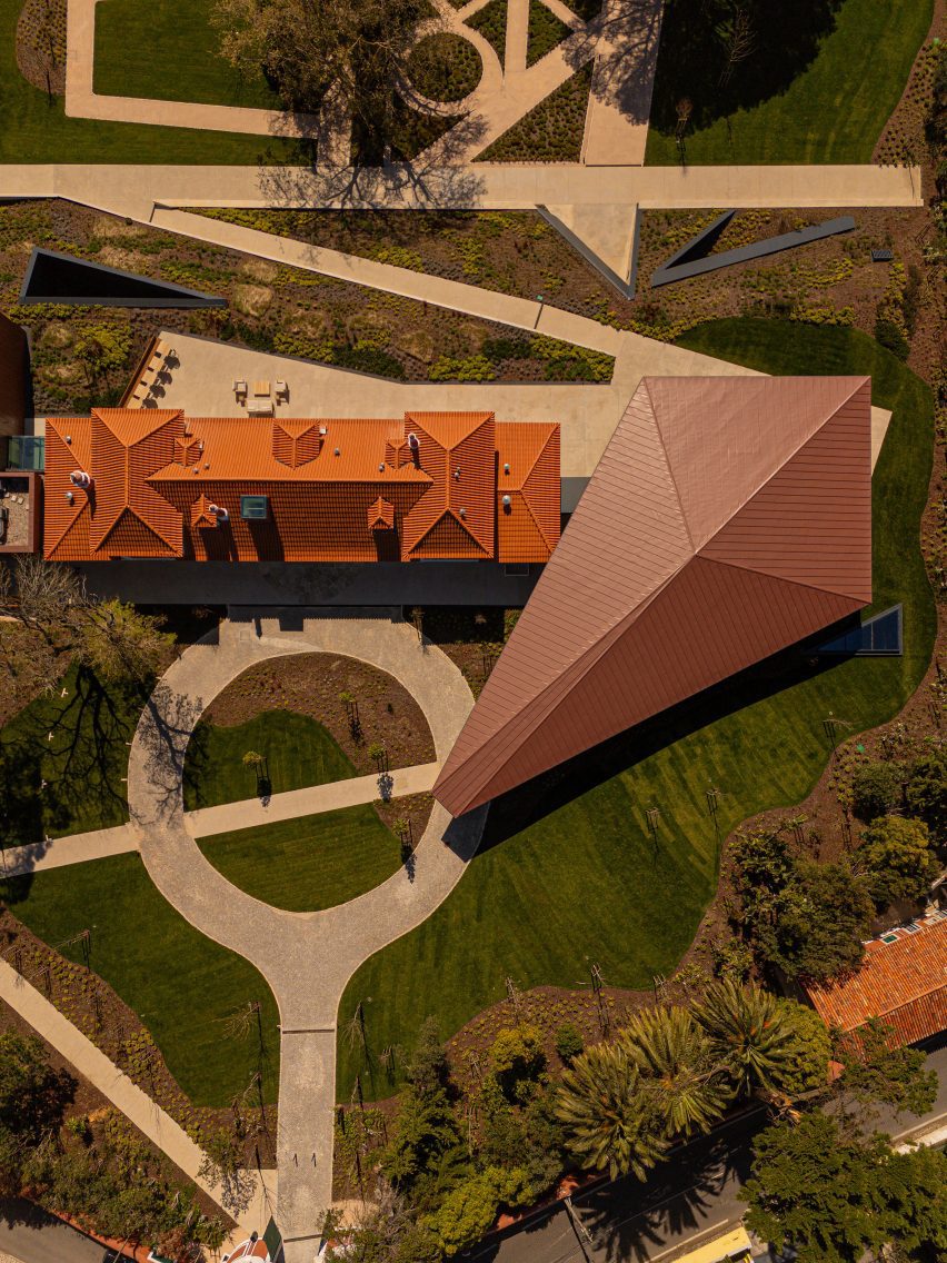 Bird's-eye view of Portuguese gallery