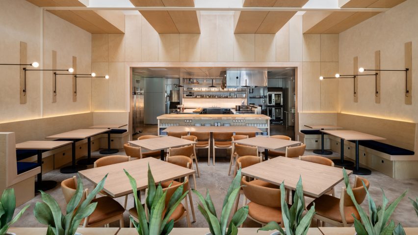 Camaraderie Restaurant
