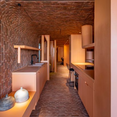 Middle Envelope Apartment by Cross Architecture