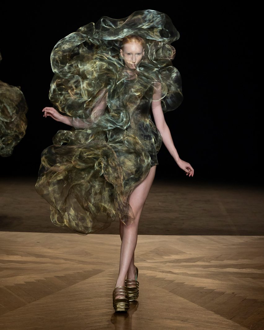 Coral-reef like dress