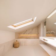 AIP House Azóia by Joāo Tiago Aguiar Arquitectos
