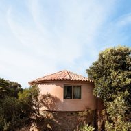 AIP House Azóia by Joāo Tiago Aguiar Arquitectos