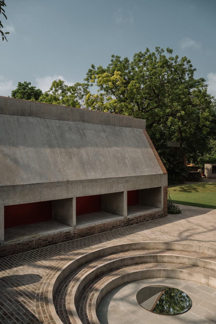 Ampitheatre at Urmila Kanoria Black Box by Studio Sangath