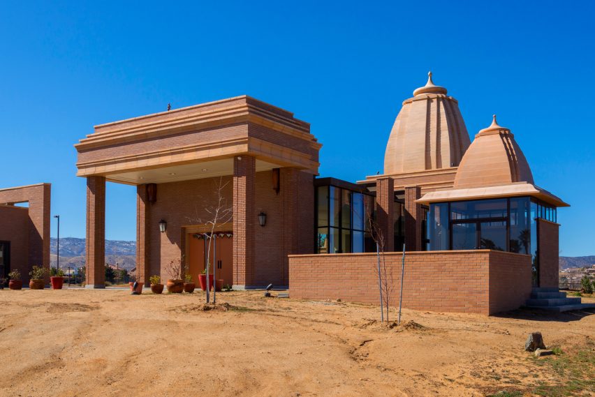 Hindu temple with brick entry program