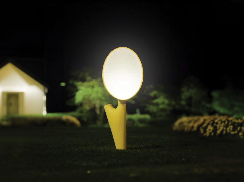Soli soil powered lamp