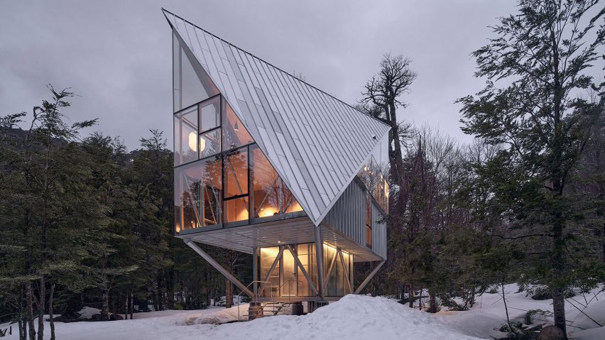Casa in Arboles by Max Nunez
