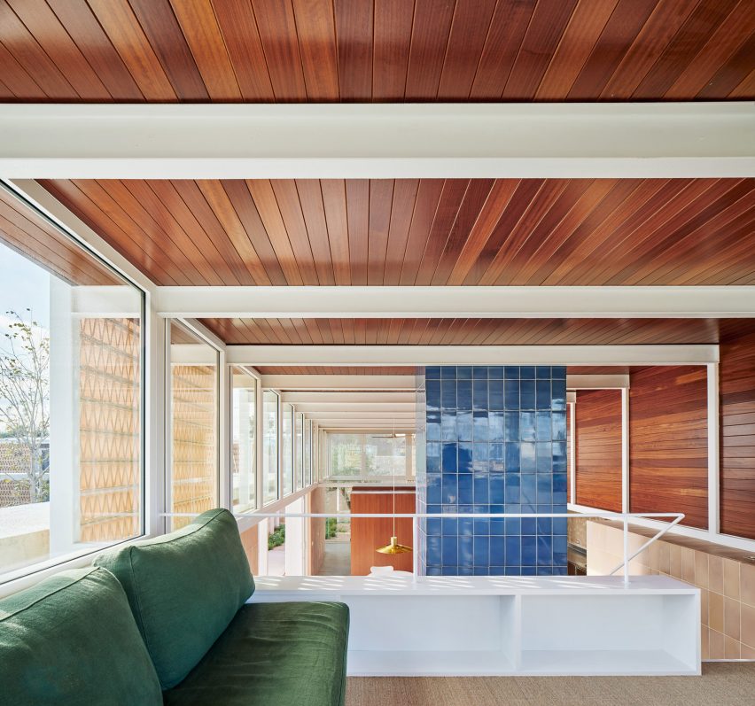 Living area of Casa Tres Patis by Twobo Architectura