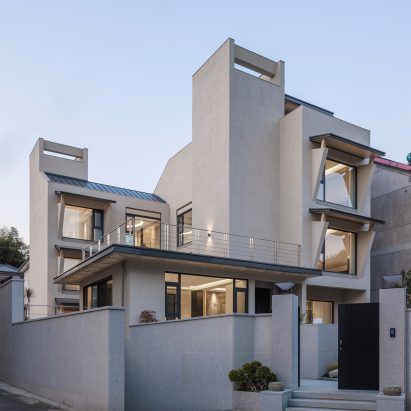 Courtyard House by TEDO