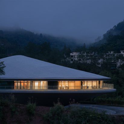 Floating Boat-Zhougongshan Nanshuige Hot Spring Hotel Conference Center by Big Valley Design