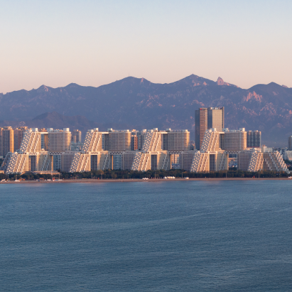 Habitat Qinhuangdao Phase 2 by Safdie Architects
