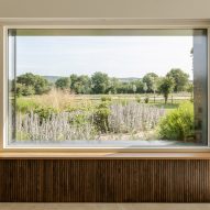 Window of Bulls Barn house by Selencky Parsons