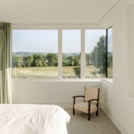 Bedroom in Bulls Barn house by Selencky Parsons