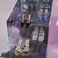 Aluminum box with shows