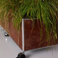 Detail of Lloyd Winter's USM Haller Re-Framed design