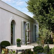 Woodend house in Victoria, Australia designed by David Hicks