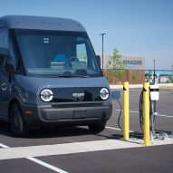 Electric vehicle charging station