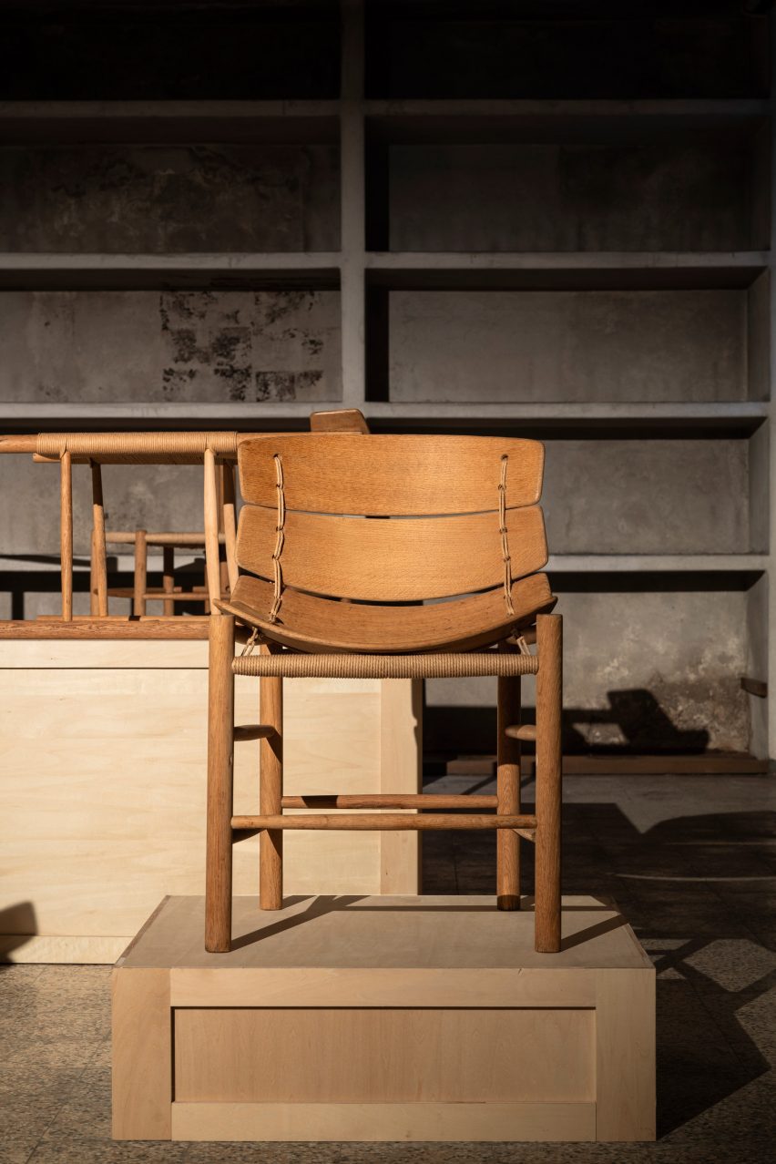 J39.5 chairs by AtMa Inc