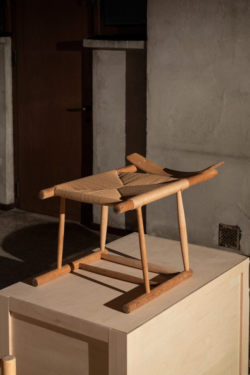 J39.5 chairs by AtMa Inc