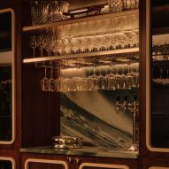 Limousine by Ivy Studio