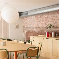Employee breakout area at Podimo Norway office by Omhu Projects