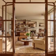 Uncanny Studio revamps and reconnects rooms within 1930s London penthouse