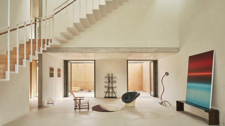 House in Cala Tamarit by Rául Sánchez Architects