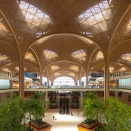 Foster + Partners tops Cambodian airport with latticed canopy