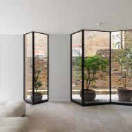 Glazing punctuates wall of extension