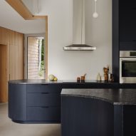 Waterhouse by Oyama and Julia Manaćas Architecte