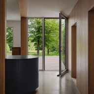 Waterhouse by Oyama and Julia Manaćas Architecte
