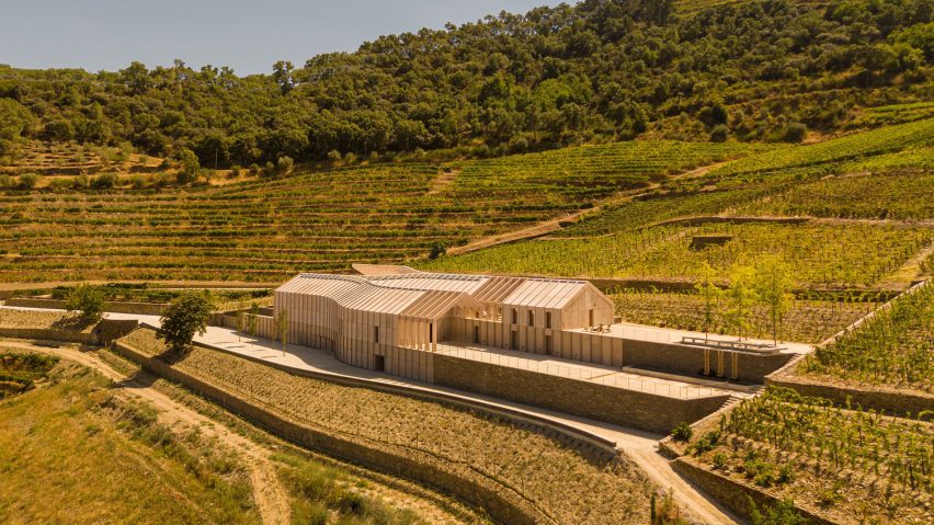 Quinta de Adorigo Winery by Atelier Sérgio Rebelo