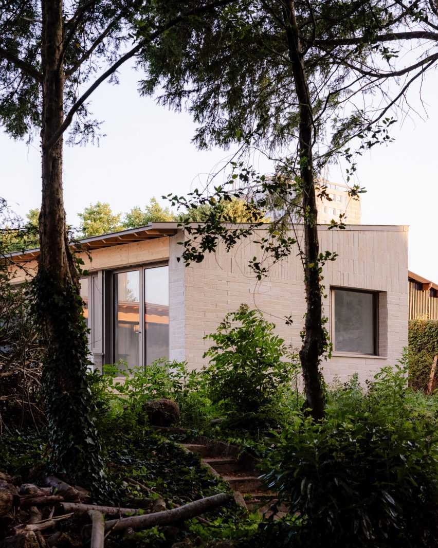 Pair of dwellings by A.TM