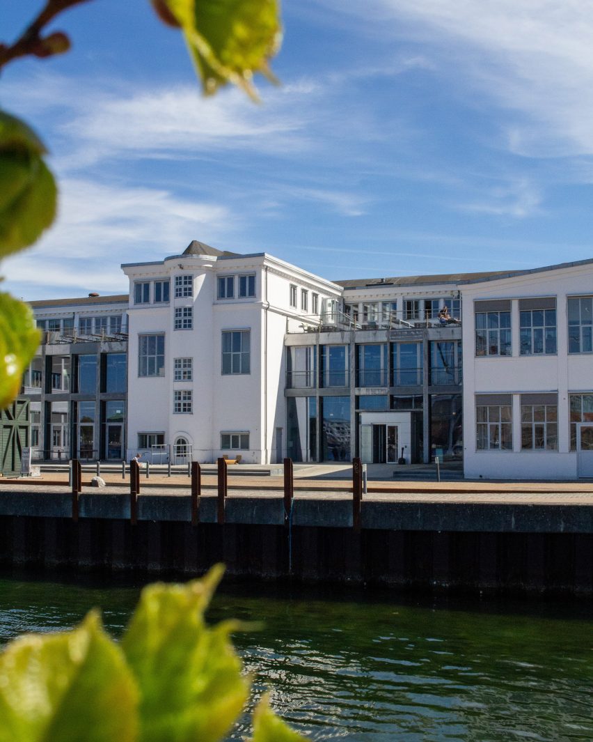 Fashion, Clothing and Textiles – New Landscapes for Change at the Royal Danish Academy