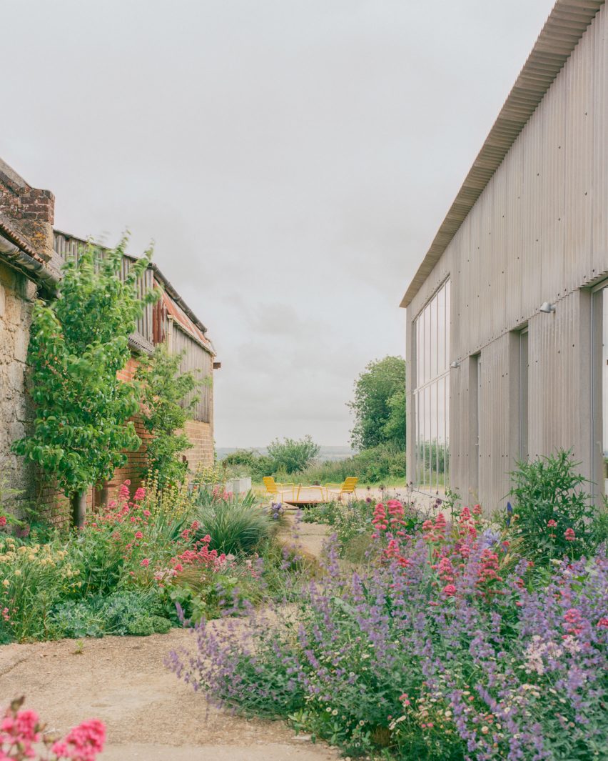 Garden at South Barn by Studio Weave