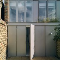 Roof terrace of Stone and Steel House extension by DGN Studio and Sarah Izod