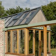 Conservatory connected to timber pergola
