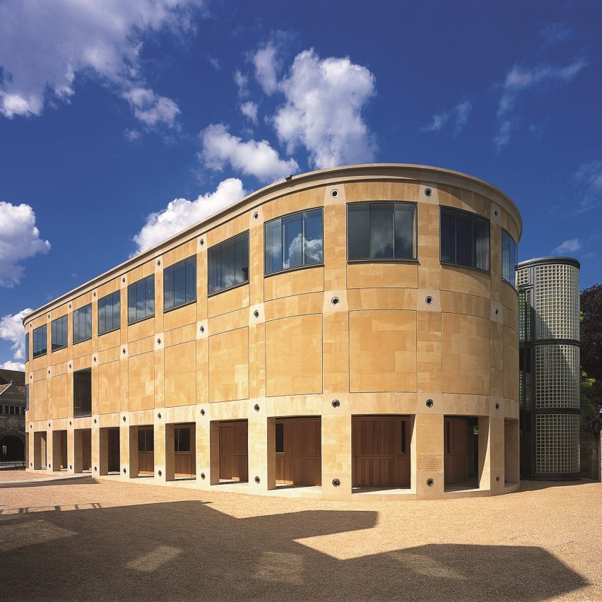 Queens Building Emannuel College, Cambridge, by
Hopkins and Partners