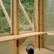 Casetta Tessino treehouse by Olin Petzold