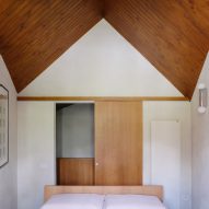 Loft bedroom in Co.arch Studio apartment renovation in Mario Galvagni's Giomein