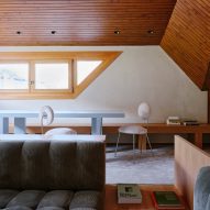 Conversation pit in Co.arch Studio apartment renovation in Mario Galvagni's Giomein