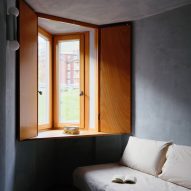 Corner window in Co.arch Studio apartment renovation in Mario Galvagni's Giomein