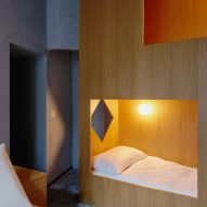 Bunk bed in Co.arch Studio apartment renovation in Mario Galvagni's Giomein