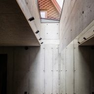 Skylight illuminating underground passageway