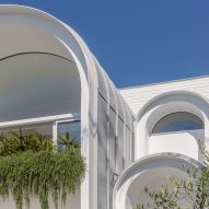 Moon House in Sydney, Australia by James Garvan Architecture
