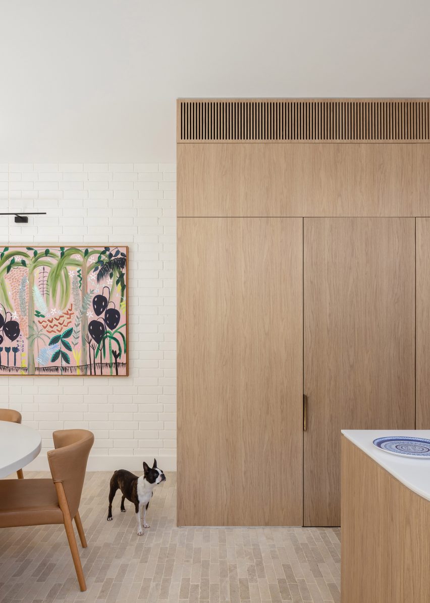 Moon House in Sydney, Australia by James Garvan Architecture