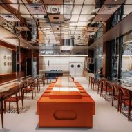 "Architecture and everyday culture" meet at this Texas burger restaurant by Studio Danel